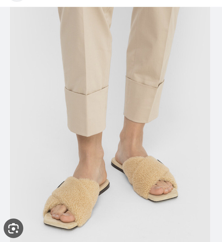 PANTOFOLA D’ORO BRUNELLO CUCINELLI PANTOFOLE IN PELLICCIA CROSSOVER SANDALI CON CATENE TAGLIA 37