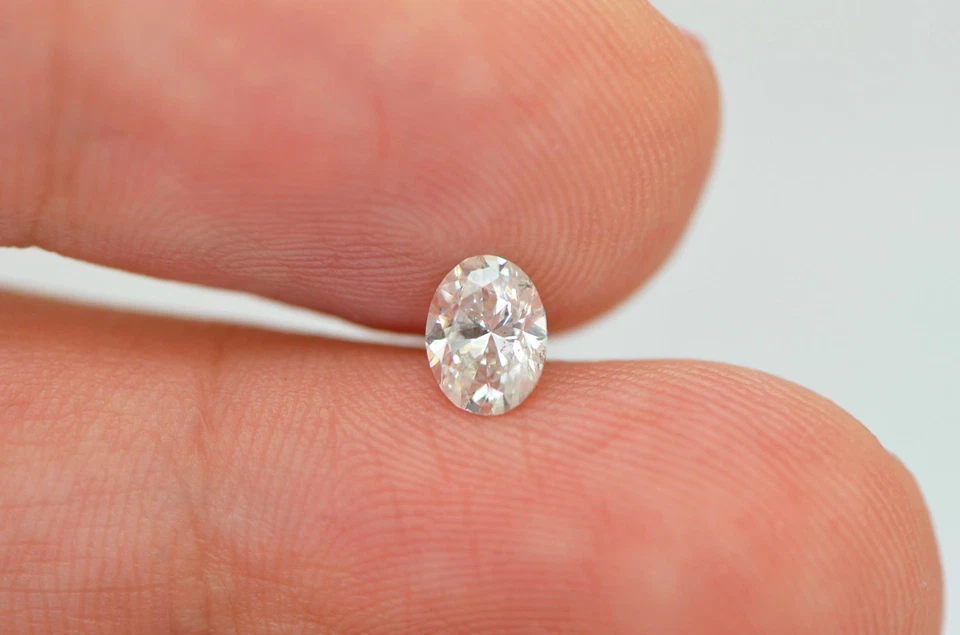 Diamante suelto en forma de ovalado 0,50 quilates certificado F/SI1 real natural mejorado blanco Foto 2 de 4