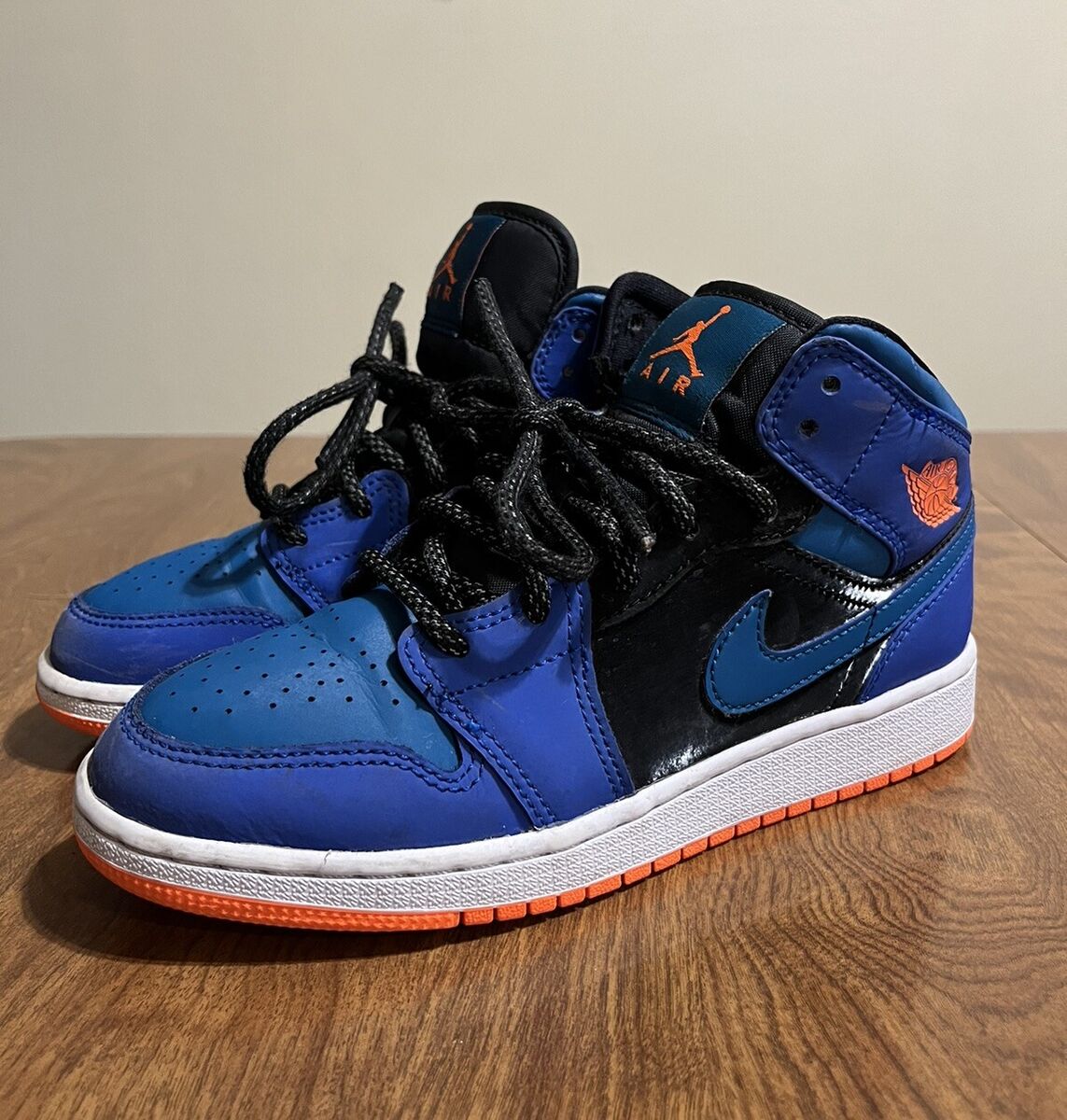 Nike Air Jordan 1 Mid (GS) Racer Blue Green Abyss 554725-440 Nike Air Jordan 1 Mid (GS) Racer Blue Green Abyss 554725-440