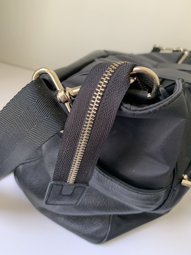 Danier Travel Overnight Bag Day Tripper Satchel Carry On Leather Nylon Black - Picture 16 of 21