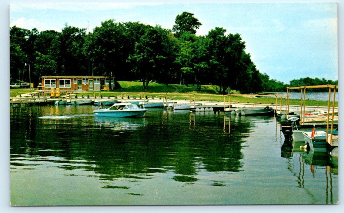WALKER, Minnesota MN Leech Lake HORSESHOE BAY LODGE MARINA Boats 1960s