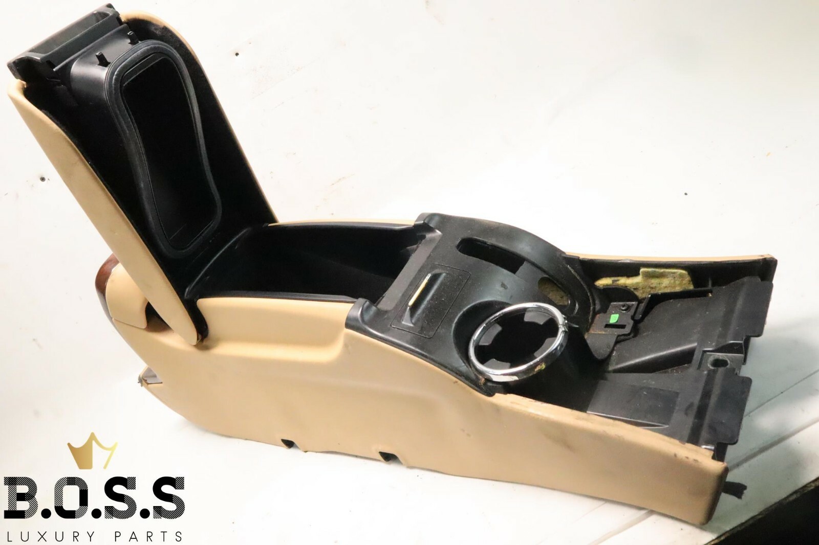 05-08 Maserati Quattroporte Center Console Assembly BEIGE OEM