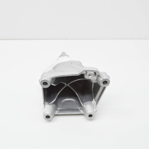 NEW MERCEDES-BENZ C W205 FRONT LEFT ENGINE MOUNT BRACKET A2642230200 ORIGINAL - Picture 7 of 9