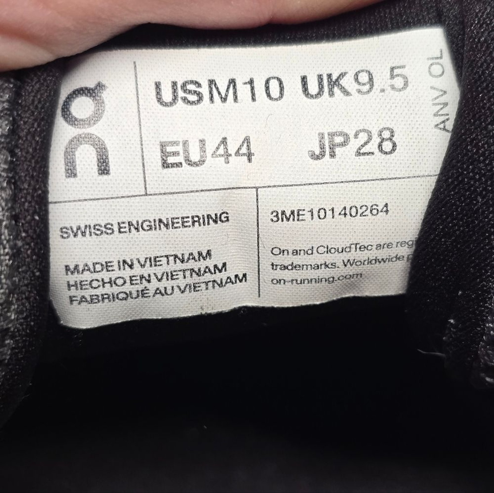 On Cloud Cloudrunner 2 Men's 10 Eclipse Black Run… - image 7