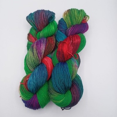 (9,90 /100 g) handgefärbte Sockenwolle 4 fach Färbung Irland Creativ Ecke
