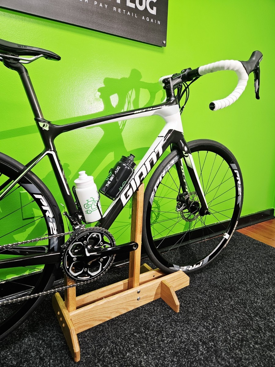 2016 Giant Defy Advanced 2 Shimano 105 11x2 Disc Carbon Road Bike