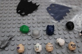 LEGO(6857)DC Comics: Dynamic Duo Funhouse Escape, Used, 100% Complete W/Manual