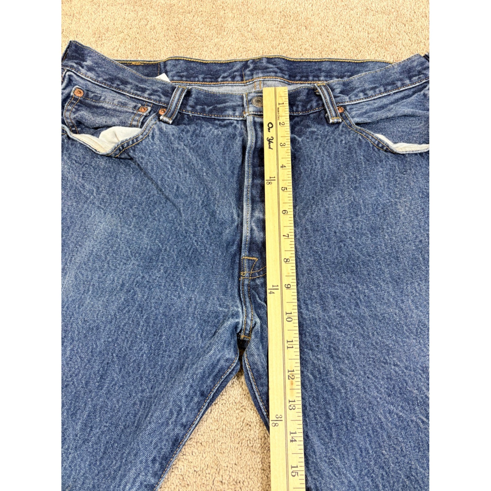 Levi's 501 Original Fit Jeans Medium Wash Button Fly Men's Size 36x30 Blue thumbnail 4