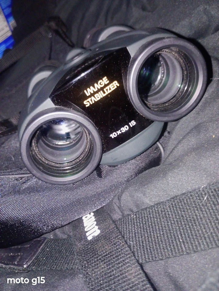 Binoculares estabilizador de imagen Canon IS 10X30 Foto 2 de 4