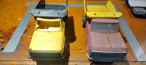 2 Vintage metal Tonka Dump trucks antique classic toy collectable