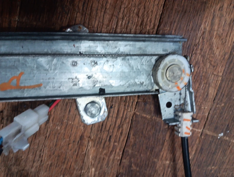 1991 1992 1993 1994 Mercury Capri LH Driver Window Regulator with Motor Tested - Imagem 3 de 4