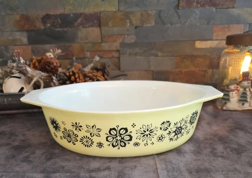 VTG Pyrex Pressed Flower 045 2.5 Quart Oval Casserole Dish Without Lid 1957