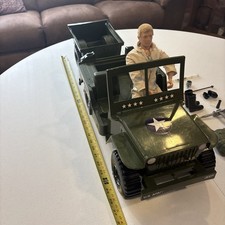 Rare U.S. Army Jeep 1973 And GI Joe Figurine Toys