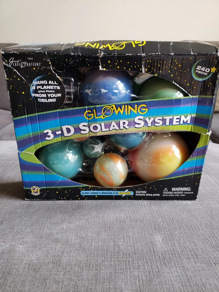 NUEVO Great Explorations Sistema Solar 3D Brilla en la Oscuridad Kit Colgante de Techo 3D Foto 2 de 4