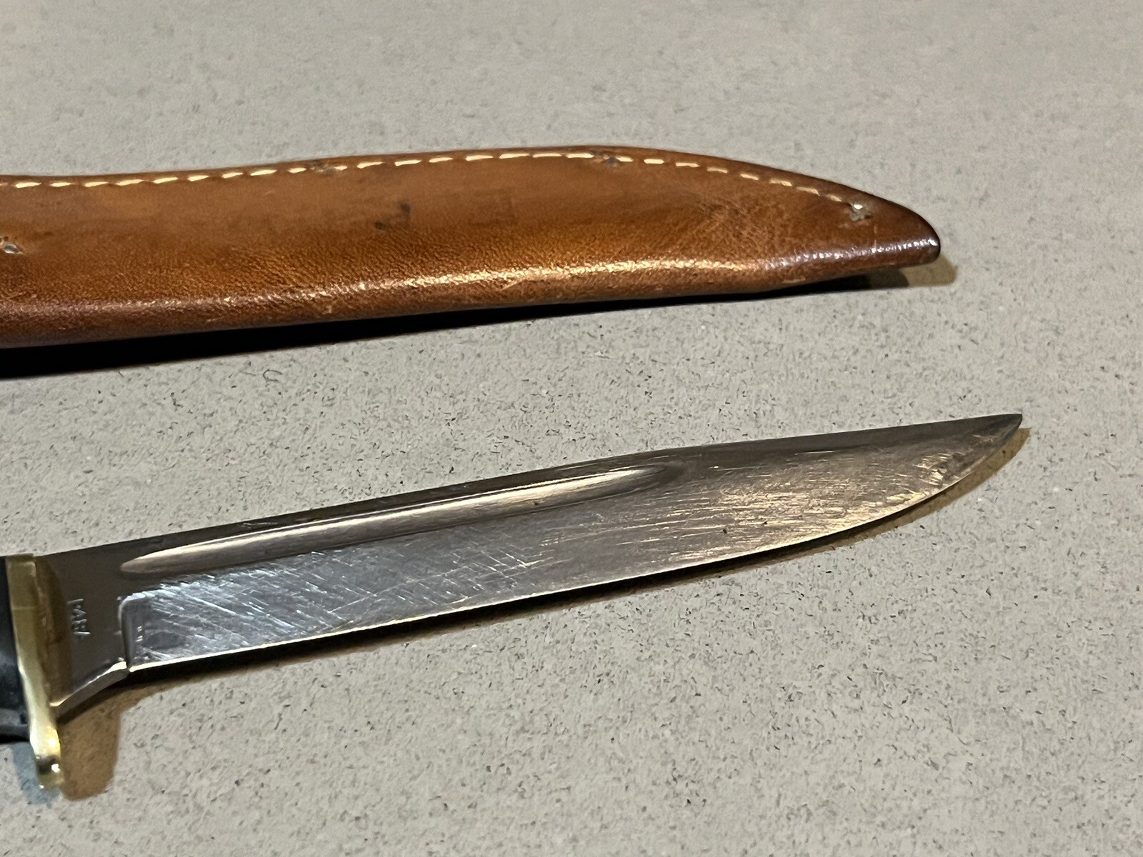 Vintage Western P48A Fixed Blade Hunting Knife W/ Leather Sheath