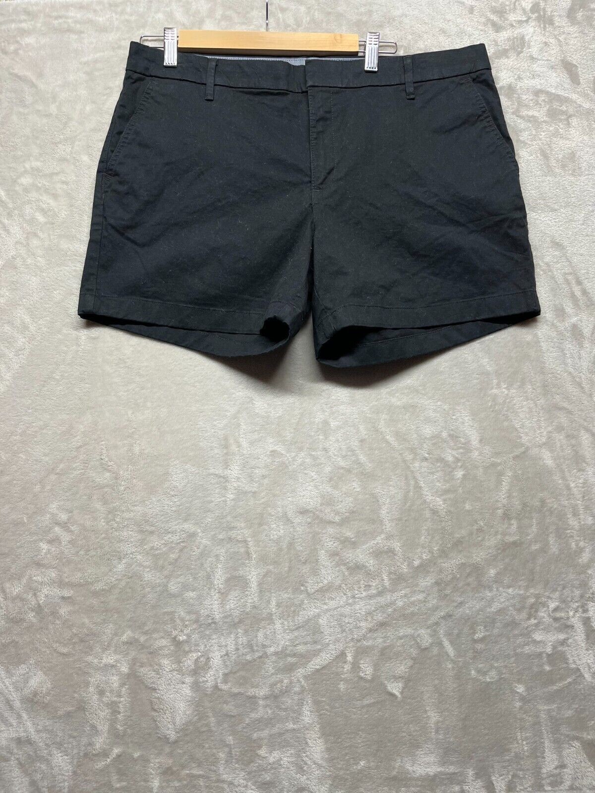 Tommy Hilfiger Hot Pants Short Women's Size 14 HighRise Slash Pockets Flat Front
