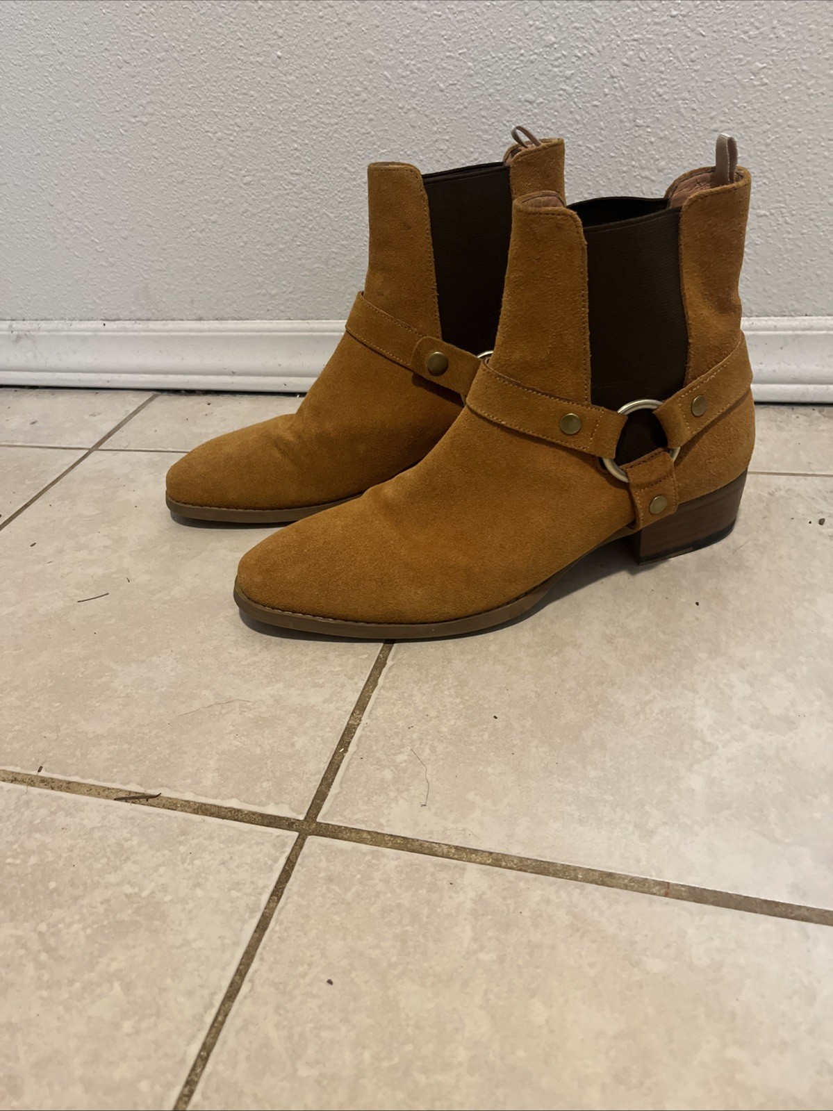 Men's Size 9 Brown Suede Chelsea Boots Comfortable Slip-On Style