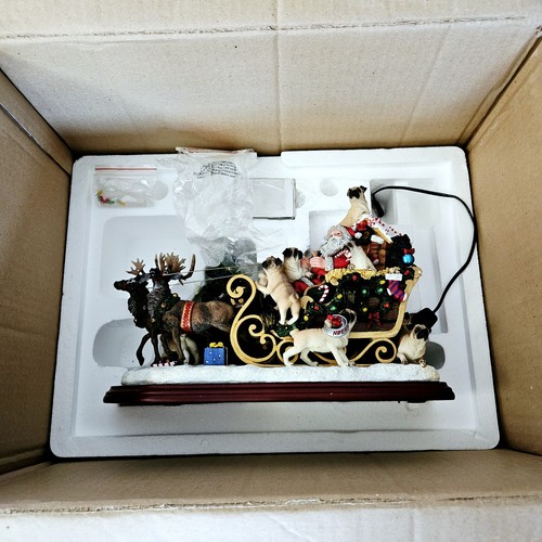 Figurina slitta Babbo Natale carlino Danbury come nuova 13" funzionante con scatola  - Foto 1 di 8