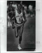 Press Photo Paul Kipkoech Approaches Finish Line at Revco Cleveland Marathon