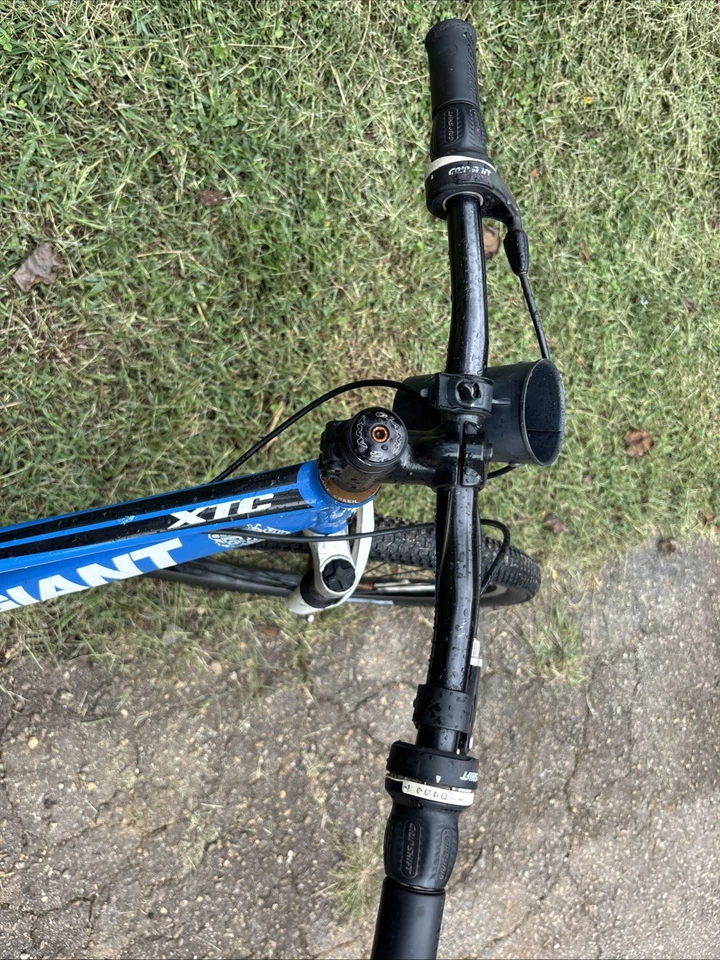 Blue 24inch Wheel Giant Kids Bike Boys Girls -Brakes Are Decent ￼ - Image 2 of 4