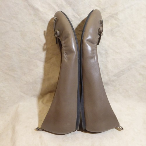 🩰 Audrey Brooke Newton Ballet Flats size 9 W Taupe Leather; Metal Capped Bows - Picture 10 of 16