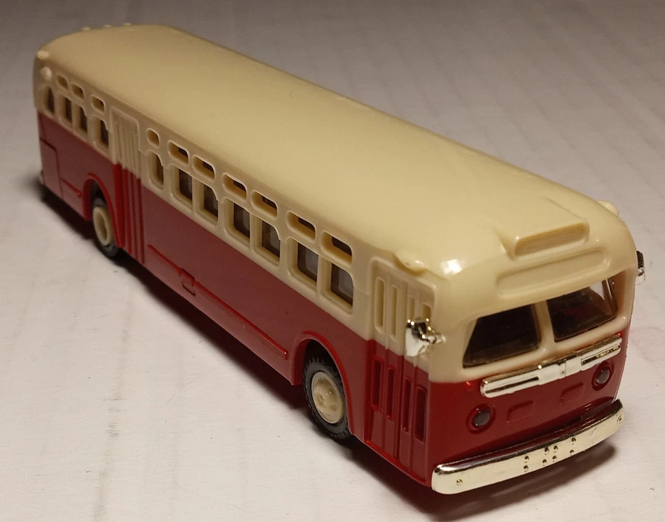 American Precision Models (APM) #39000-2 1950 GMC TD 4510 4511 Transit Bus/Coach - Image 4 of 4