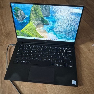 Dell XPS 13 9360 i5-7200U @ 2,5GHz 8GB DDR3 256GB SSD Windows 11 Home 