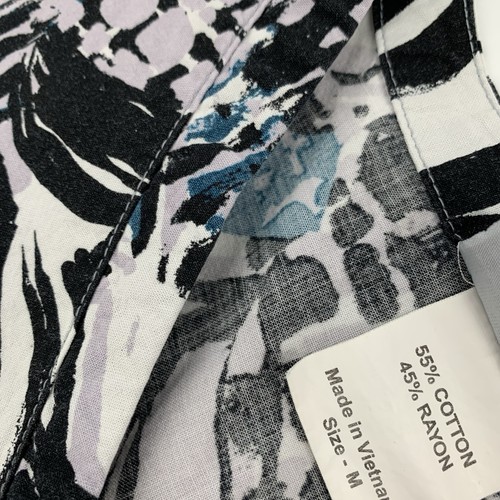 Grey's Anatomy Geometric Print Short Sleeve Scrub Top Medium White Black Blue M - Picture 4 of 6