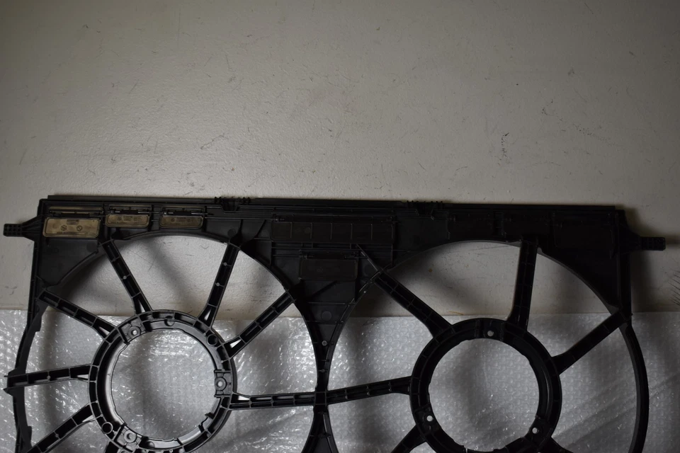 CUBIERTA VENTILADOR BASE AUDI S8 2020-2024 OEM 4M0 121 207 A Foto 3 de 4