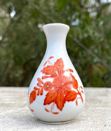 Vintage HEREND Hungary Hand Painted Floral Porcelain Mini Bud VASE 2.5” EXC! - Picture 3 of 7