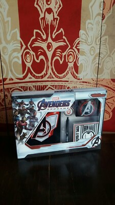 Marvel Avengers Endspiel Herren Geschenkset ''Numskull'' Socken Stift Schlüsselanhänger Buch Biermatten