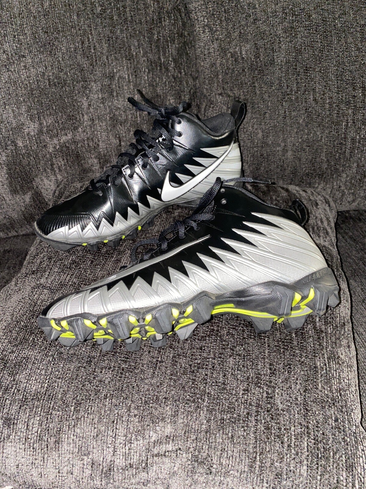 nike men's alpha menace shark 2e wide football cleats
