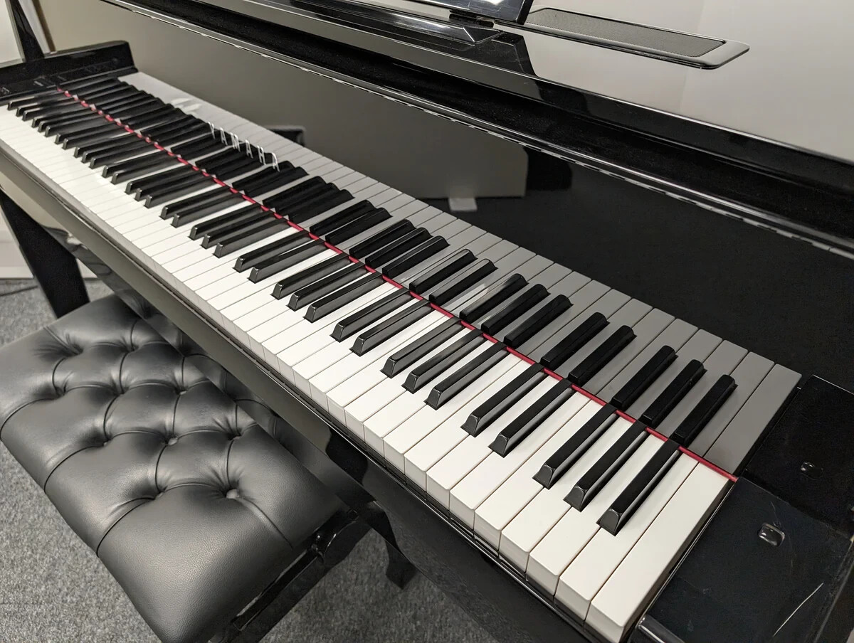 Yamaha N1 Hybrid Digital Piano with Height Piano Stool Serial No