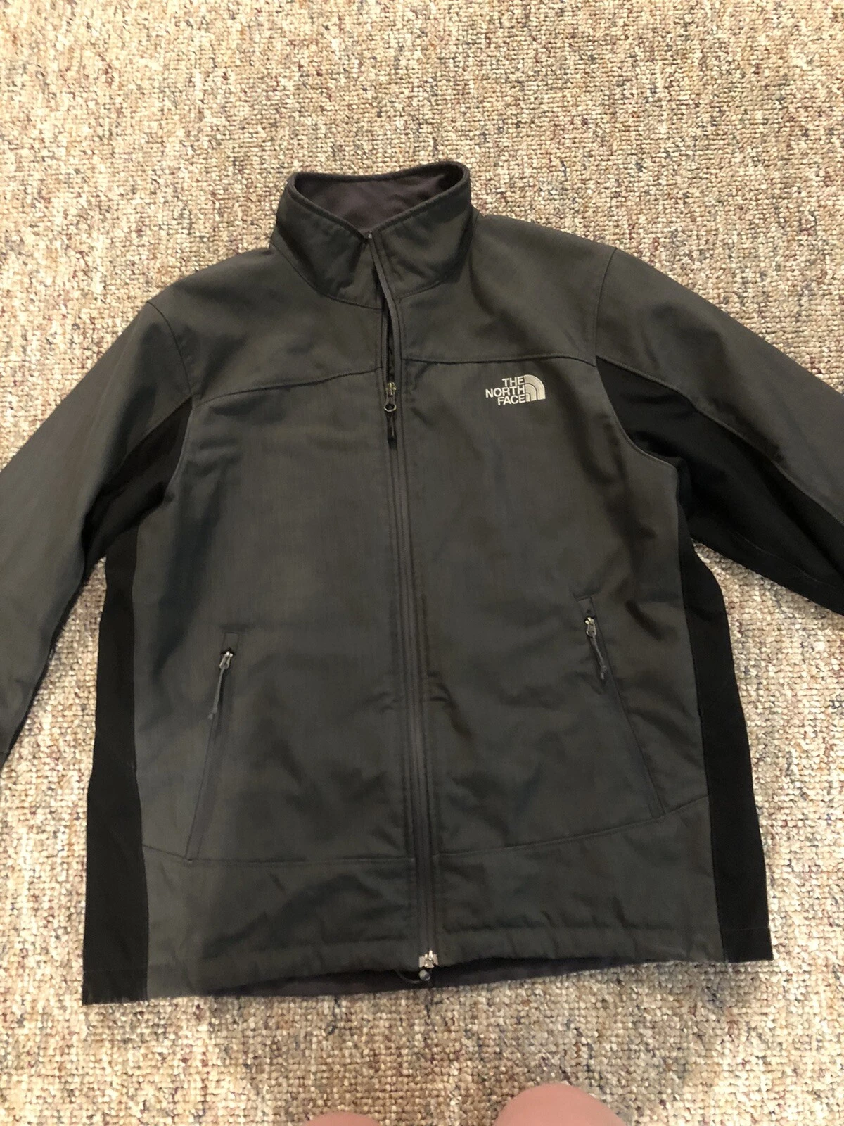 The North Face Gray Windbreaker jacket Men’s Size Large Zip Weather Resistant