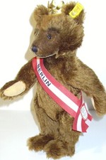 1985 Margarete Steiff "BERLIN BEAR" is fully jointed and MINT IN BOX WITH TAGS