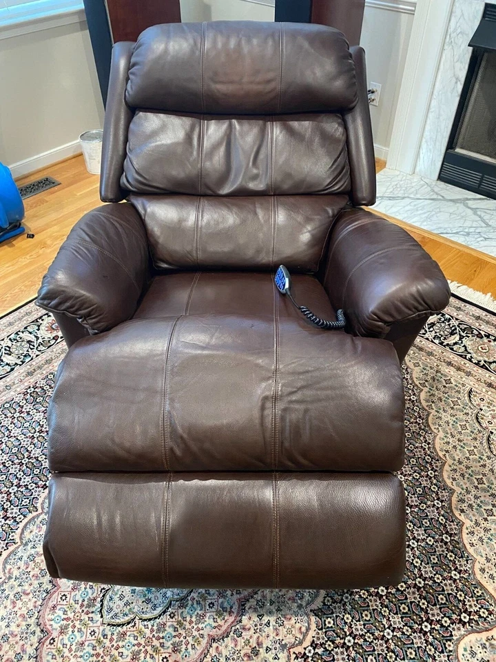 La-Z-Boy Power Recliner Leather Chair with back legrest lumbar headrest support - Image 2 of 4