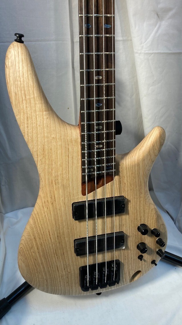 Electric Bass Guitar SDGR Soundgear by Ibanez SSR-640 1P-01