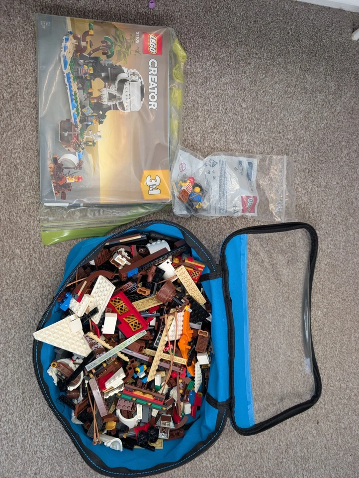 LEGO Creator 31109 Pirate Ship