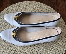 Vintage Salvatore Ferragamo Boutique White Black Lizard Accent Low Heel 7.5 C