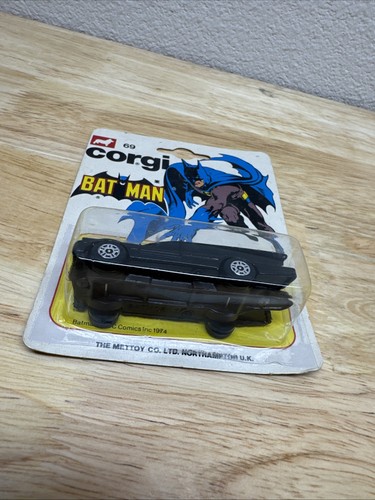 Vintage CORGI #69 BATMOBILE 55063 DIECAST Model 1976 New Made Great Britain. - Picture 5 of 6