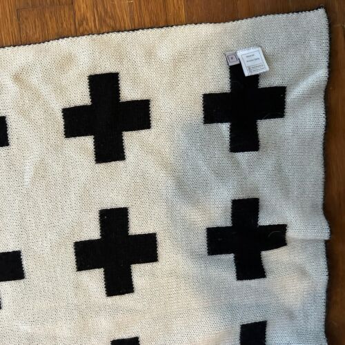 Swiss Cross Black And White Two Sides 2hollis Blanket - Picture 3 of 4
