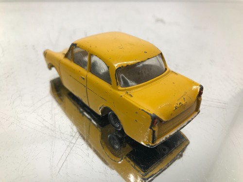LION CAR HOLLAND DAF 600 VARIOMATIC -YELLOW 1:43- POOR FIXER UPPER - 396 - Picture 3 of 6