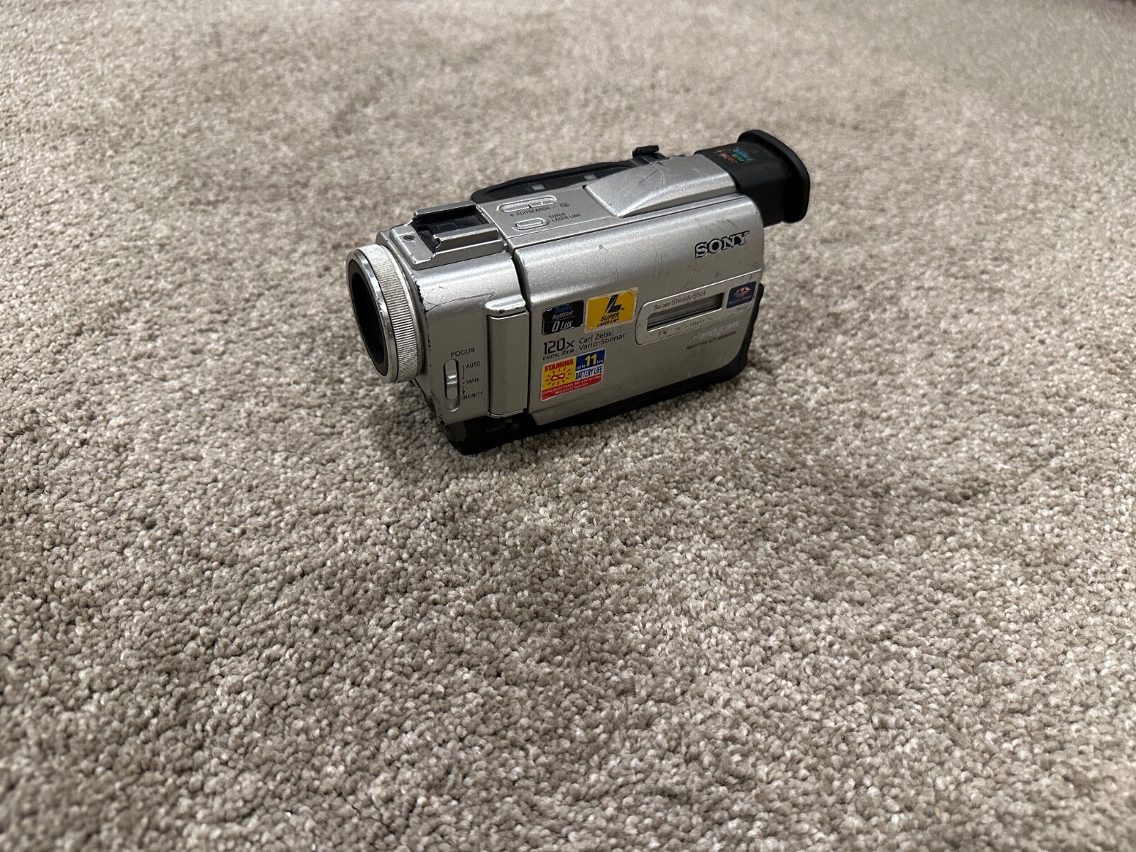 Sony DCR-TRV11 MiniDV Camcorder for Parts or Repair Only