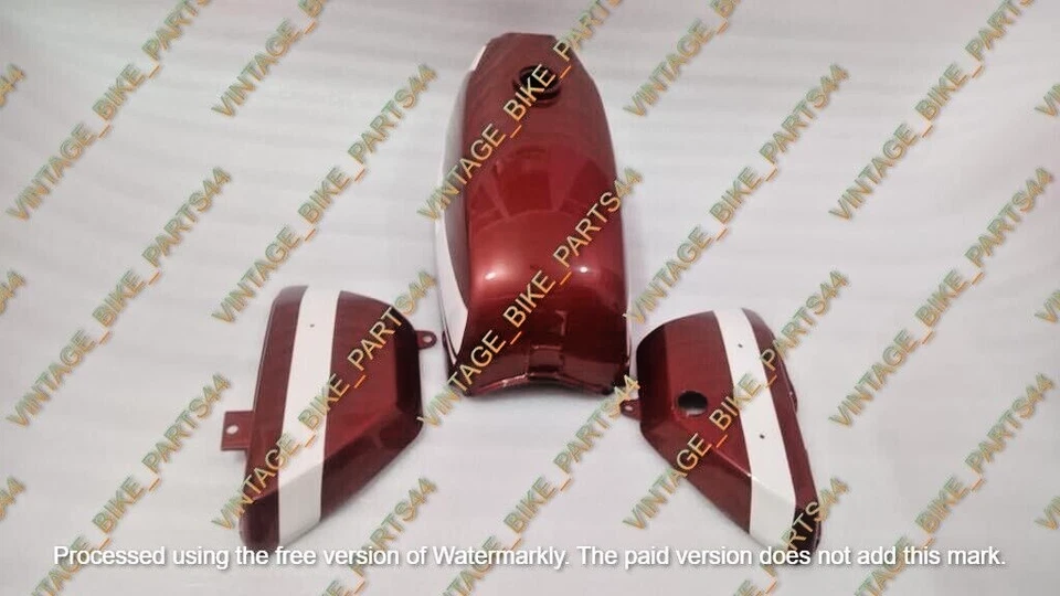 Suzuki TS125cc 1972 - 1974 Steel Red Painted Fuel Petrol Tank with Side Panels - Image 3 of 4