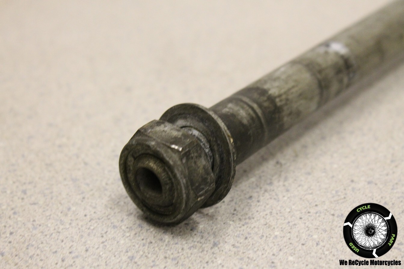 2002 HONDA CBR 1100 XX BLACKBIRD REAR WHEEL AXLE BOLT SHAFT CBR1100