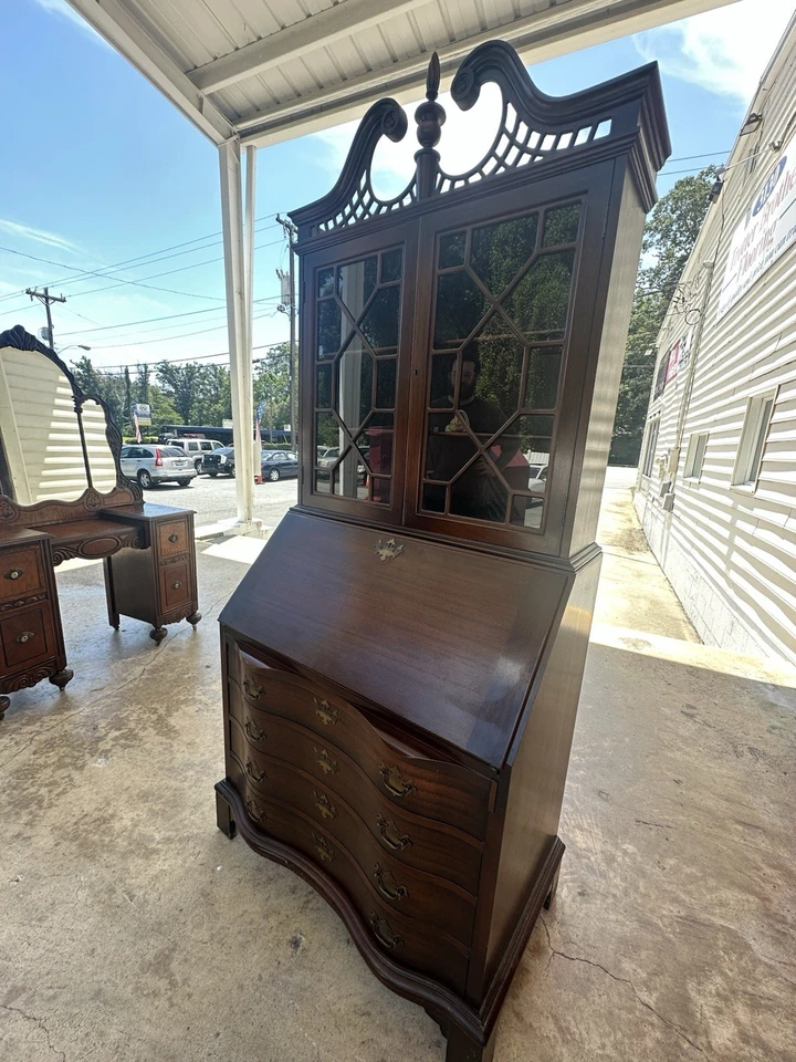 Antique Gov. Winthrop Chippendale Secretary Desk with Hutch Mahogany - Image 4 of 4