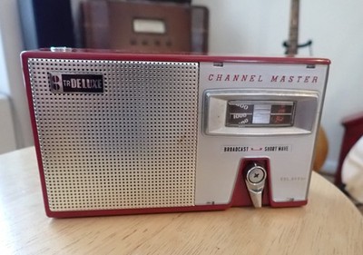 Vintage Channel Master TR Deluxe Model 6512 Transistor Radio, AM/SW nice! works!