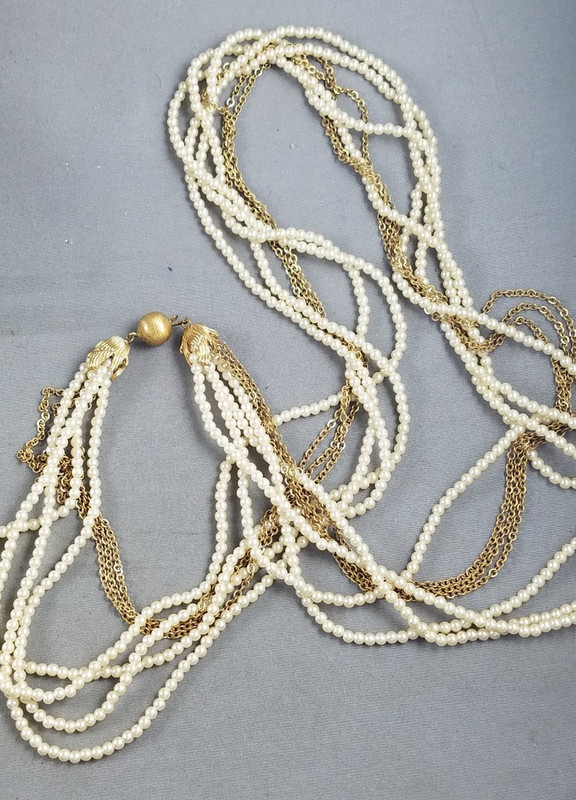 Vtg Pretty Long Faux Pearl & Gold tone Multi Strand Necklace (A31)