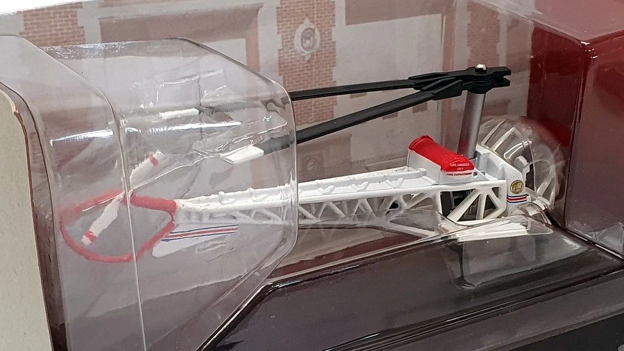 Corgi 12cm Long Diecast CS90045 - Bell 47 Helicopter LA Fire Dept. - White - Image 3 of 4