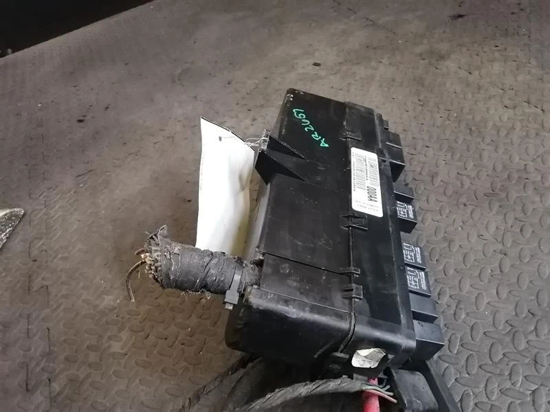 Fuse Box Engine Compartment Fits 00-04 300M 1394067 - Image 4 of 4